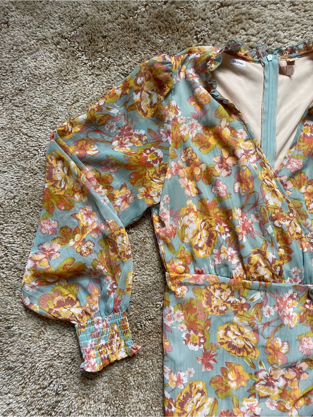 Floral V Neck Midi Dress with Cinch Waist and Ruffles Women’s Size Large Summer